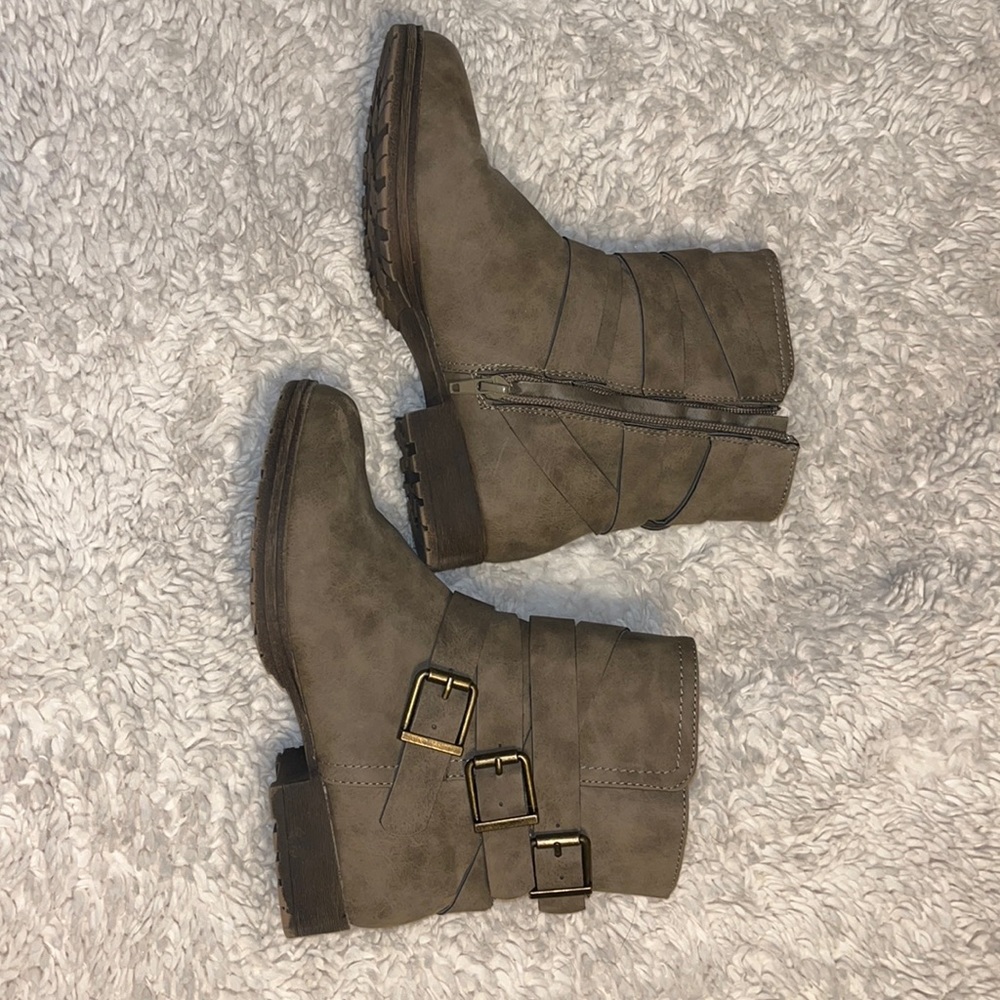 Leather booties